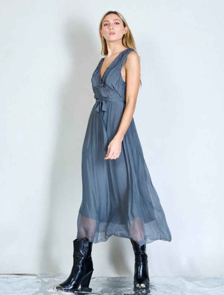 BZNA Ibiza Kleid Grau Seidenchiffon langes Kleid mit Rüschen Seidenkleid oneSize