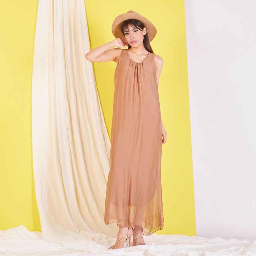 BZNA elegantes ärmeloses Kleid Camel aus Seidenchiffon Seidenkleid oneSize
