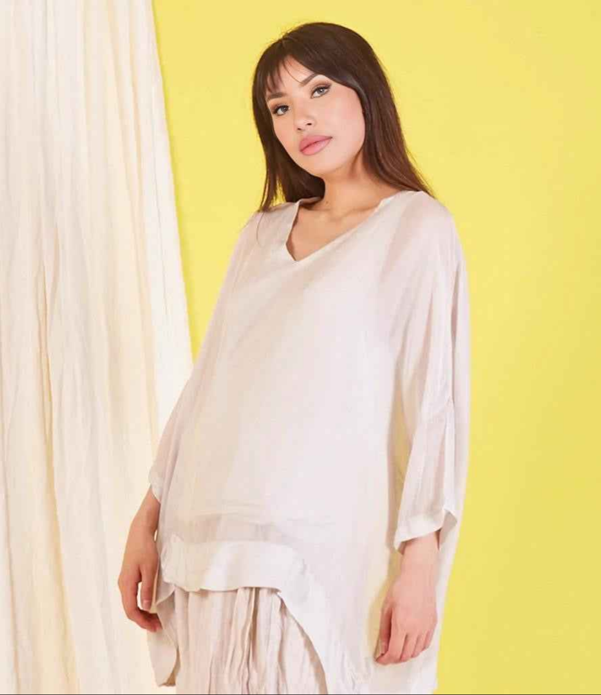 BZNA Seidenbluse Beige Tunika Seidentunika mit V -Ausschnitt Seidenchiffonbluse Fledermaus Ärmel oneSize - B Z N A
