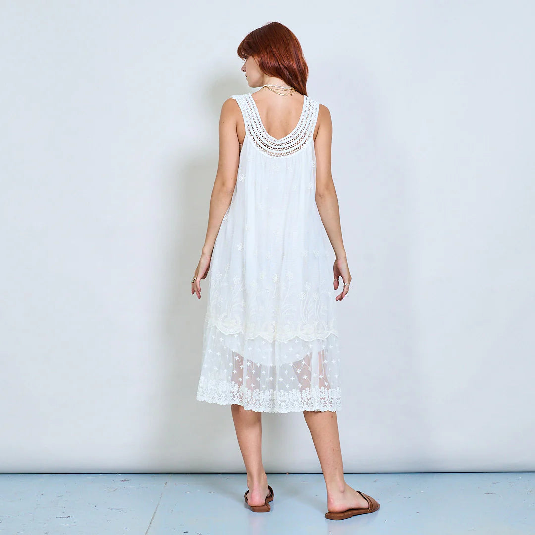 BZNA Sommer Weiß Ärmelloses gesticktes Midi Kleid mit Häkelausschnitt oneSize - B Z N A