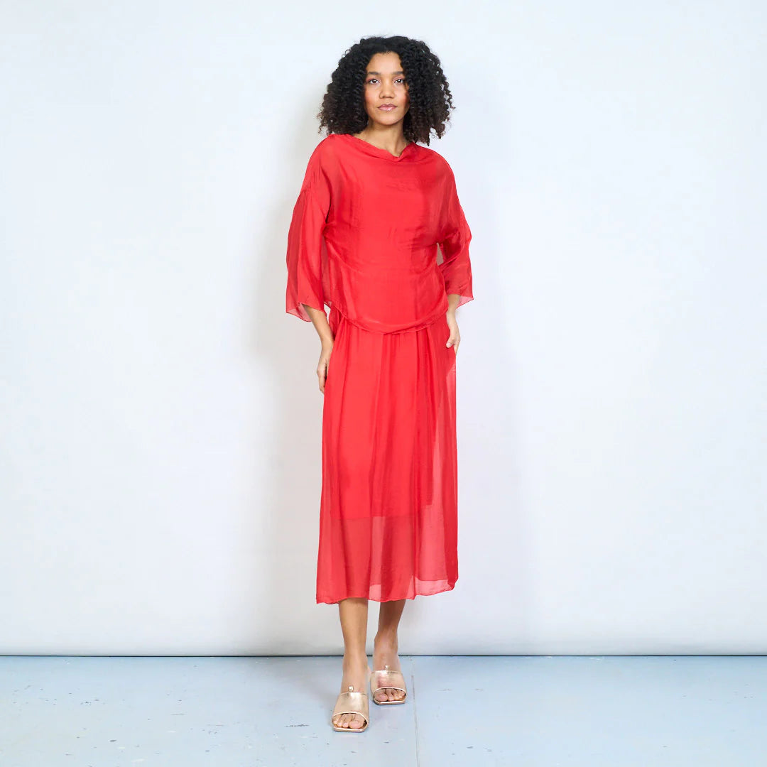 BZNA Kleid Seidenkleid Midikleid mit drapiertem Wasserfallausschnitt und fließendem gerafftem Rock oneSize - B Z N A