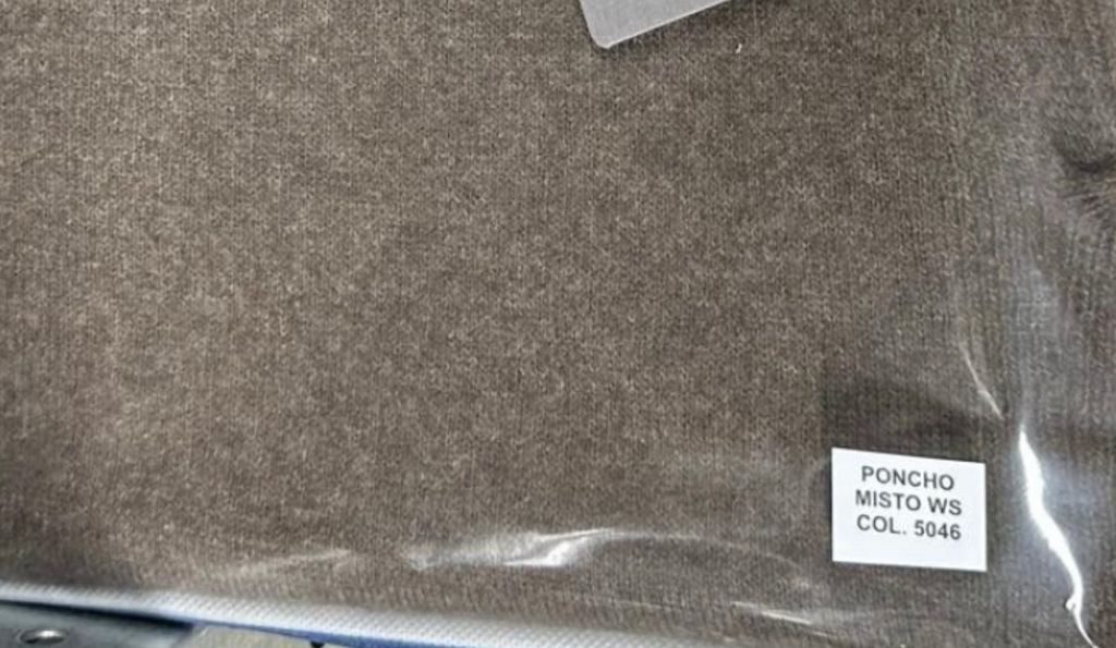 BZNA Strickponcho in vielen Farben Cashmere Poncho - Poncho mit Kaschmir MADE IN ITALY (Kopie) - B Z N A