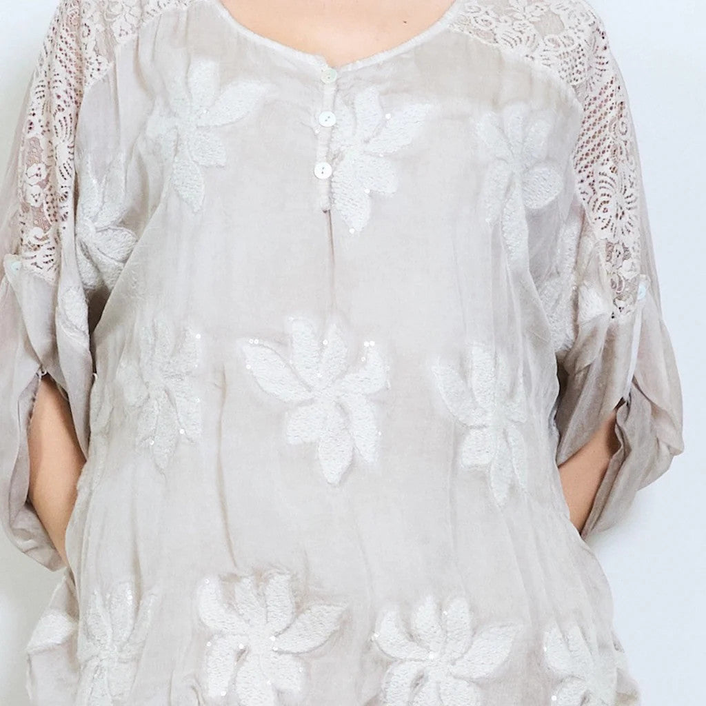 BZNA Bluse Tunika mit Seide Blumen bestickte Bluse und Spitze