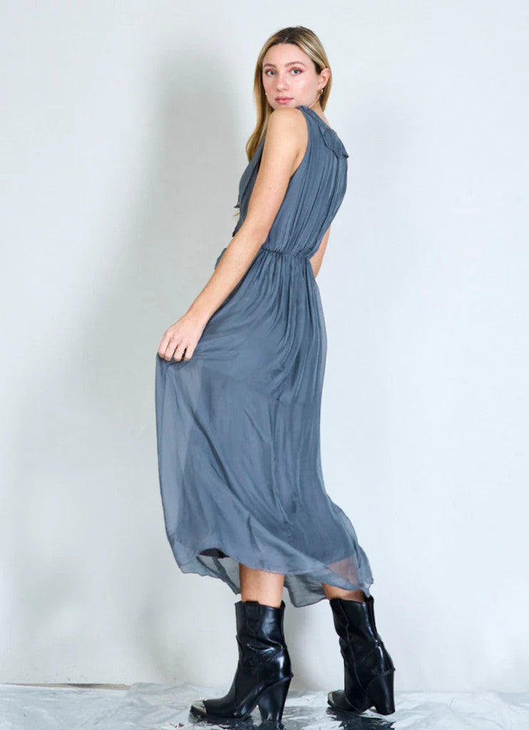 BZNA Ibiza Kleid Grau Seidenchiffon langes Kleid mit Rüschen Seidenkleid oneSize