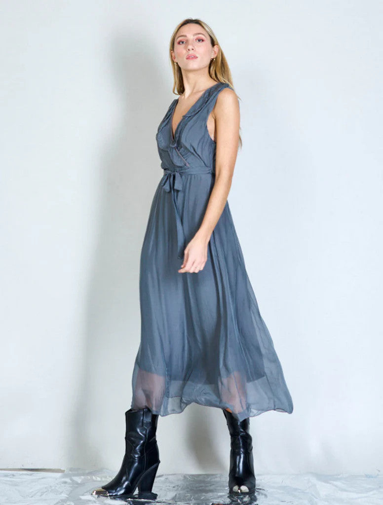BZNA Ibiza Kleid Grau Seidenchiffon langes Kleid mit Rüschen Seidenkleid oneSize