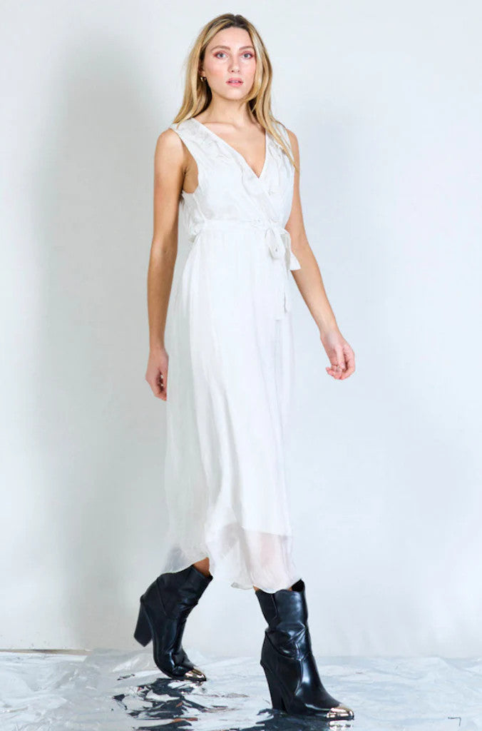 BZNA Ibiza Kleid Weiß Seidenchiffon langes Kleid mit Rüschen Seidenkleid oneSize