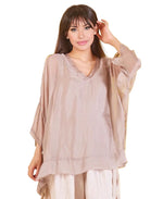 Lade das Bild in den Galerie-Viewer, BZNA Seidenbluse Taupe Tunika Seidentunika mit V -Ausschnitt Seidenchiffonbluse Fledermaus Ärmel oneSize
