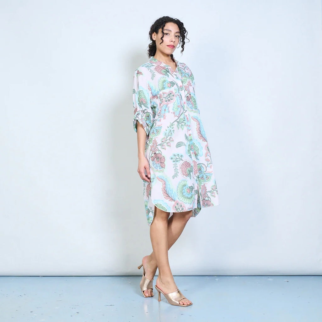 BZNA Blusenkleid kurzes Hemdkleid mit Paisley Blumendruck und Knöpfen Onesize 34-42 - B Z N A