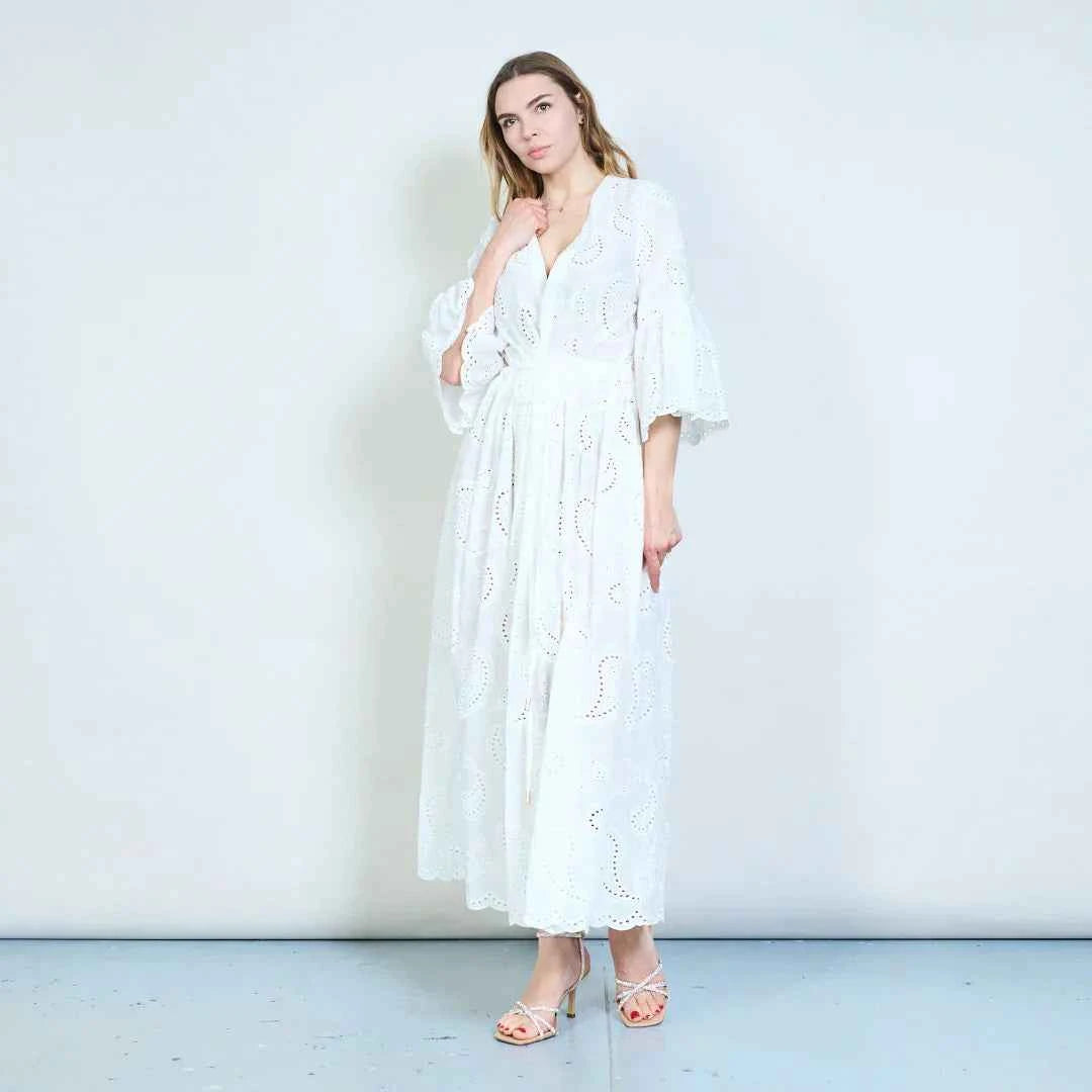 BZNA Weiß Paisley-Loch-Midikleid mit geraffter Taille und luftigen langen Ärmeln oneSize
