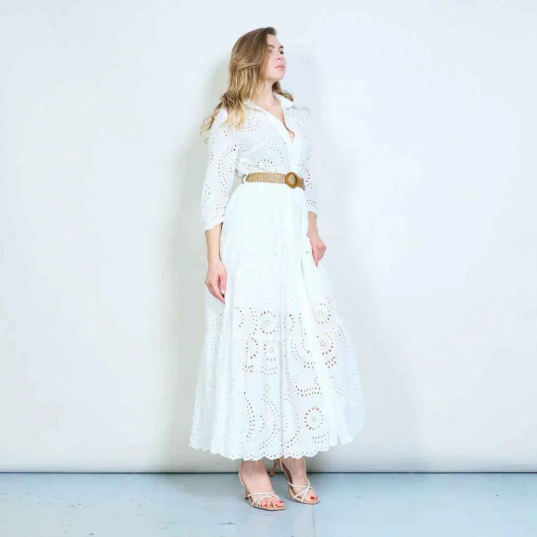 BZNA Weiß Blumen besticktes Hemdkragen Midikleid mit gestuftem Saum und geflochtenem Taillendetail oneSize