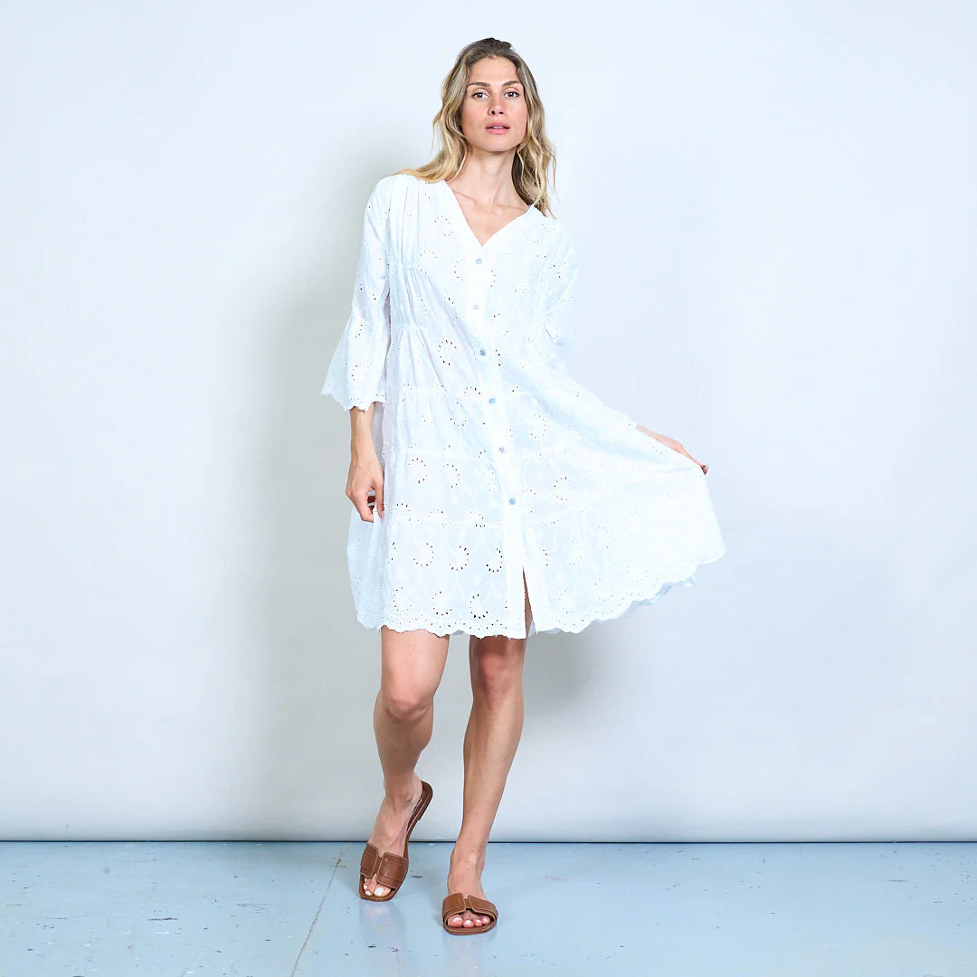 BZNA Broderie Anglaise Stufe mit V-Ausschnitt geknöpftes Hemdkleid oneSize - B Z N A