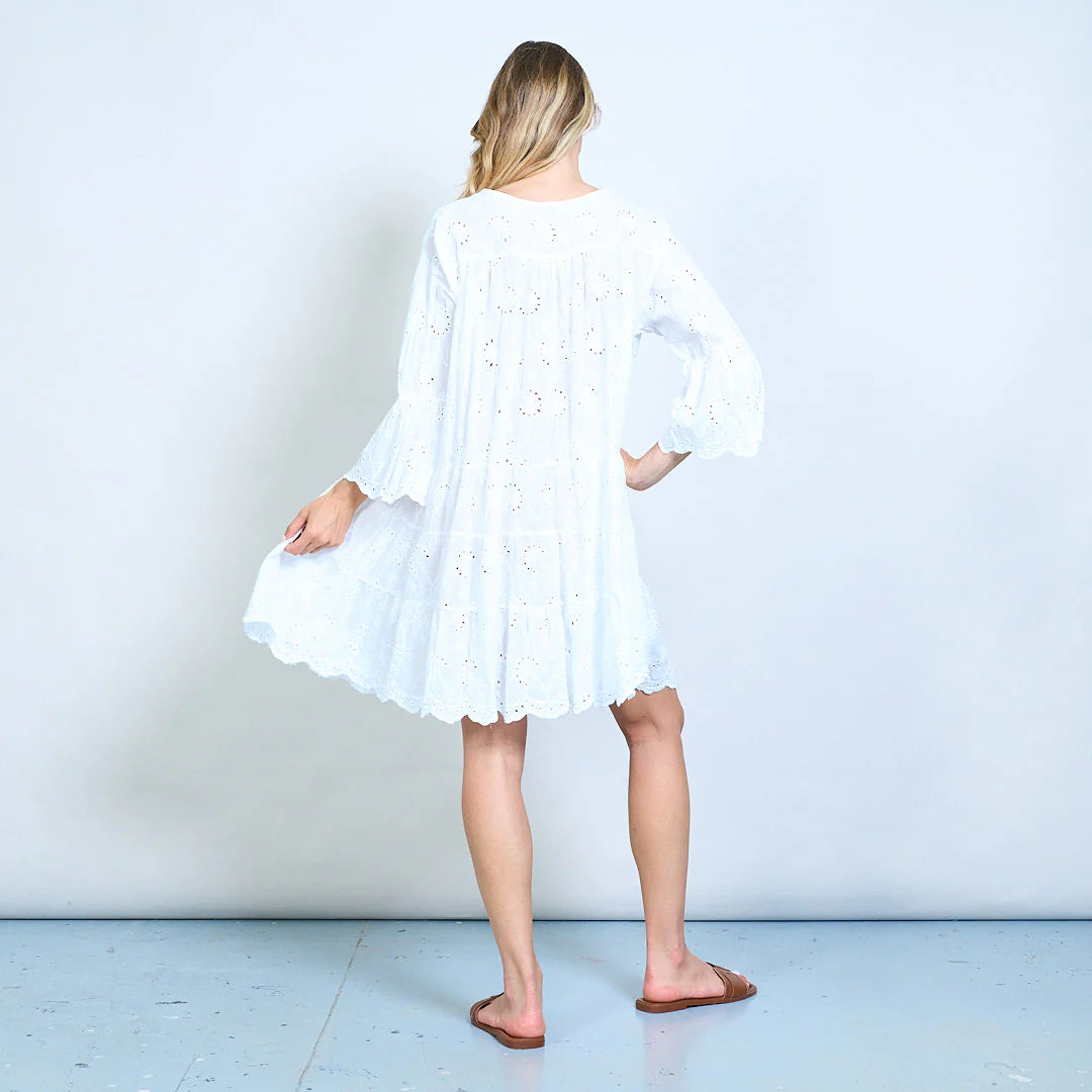 BZNA Broderie Anglaise Stufe mit V-Ausschnitt geknöpftes Hemdkleid oneSize - B Z N A