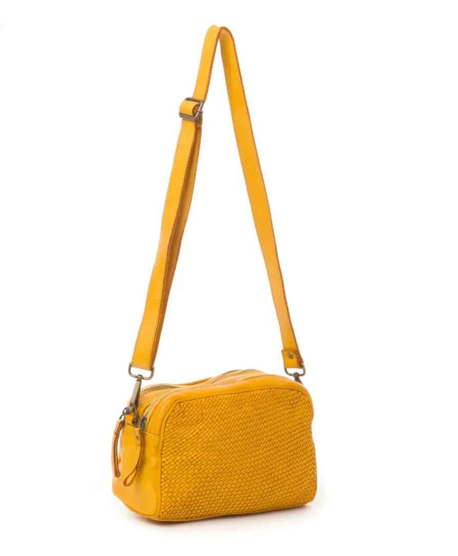 BZNA Bag Lucy Gelb Yellow Italy Designer Clutch Braided Ledertasche Umhängetasche Damen Handtasche Schultertasche Tasche Leder Shopper Neu