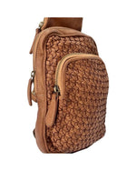 Lade das Bild in den Galerie-Viewer, BZNA Bag Sahra Cognac braun Italy Designer Gürteltasche Bauchtasche Fanny Bag - B Z N A

