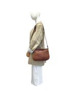 Lade das Bild in den Galerie-Viewer, BZNA Bag Fentje Cognac Italy Designer Umhängetasche Ledertasche Schultertasche Tasche Leder - B Z N A
