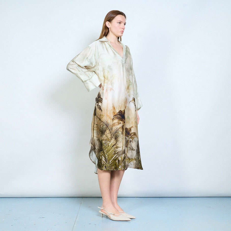 BZNA mit Seide weiches drapiertes lang geschnittenes Kleid mit malerischem Aufdruck Onesize - B Z N A