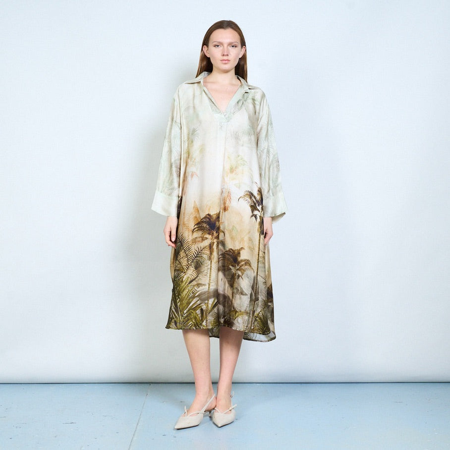 BZNA mit Seide weiches drapiertes lang geschnittenes Kleid mit malerischem Aufdruck Onesize - B Z N A