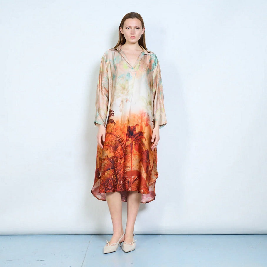 BZNA mit Seide weiches drapiertes lang geschnittenes Kleid mit malerischem Aufdruck Onesize - B Z N A