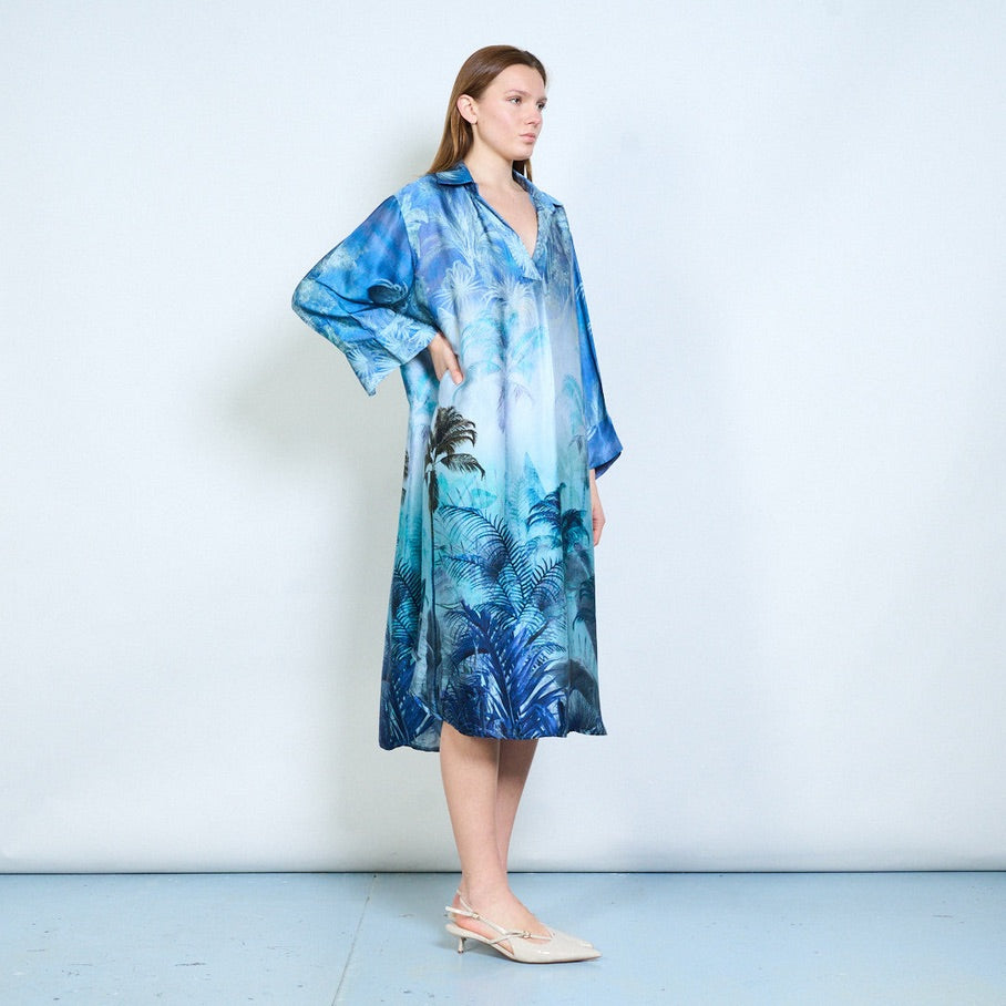 BZNA mit Seide weiches drapiertes lang geschnittenes Kleid mit malerischem Aufdruck Onesize - B Z N A