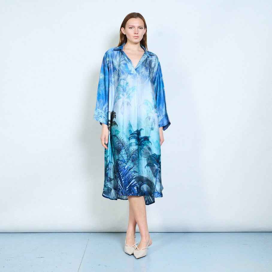 BZNA mit Seide weiches drapiertes lang geschnittenes Kleid mit malerischem Aufdruck Onesize