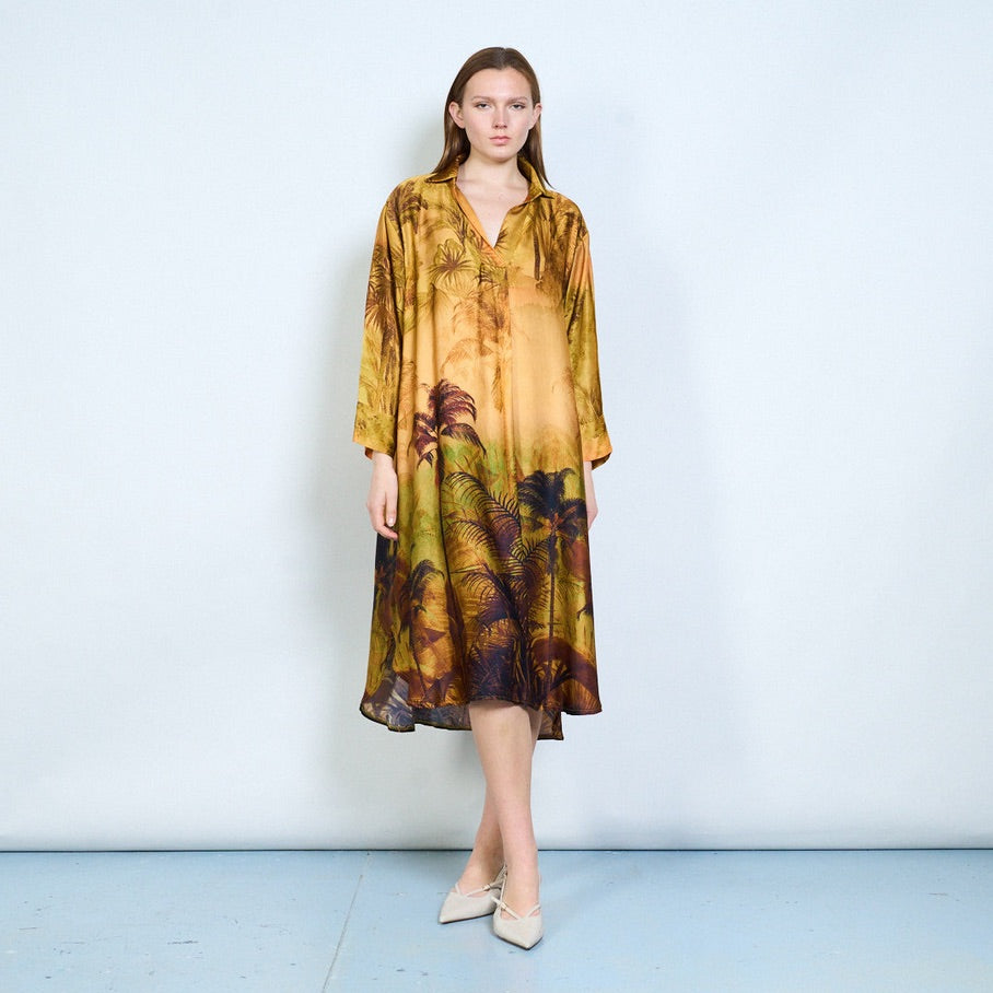 BZNA mit Seide weiches drapiertes lang geschnittenes Kleid mit malerischem Aufdruck Onesize - B Z N A