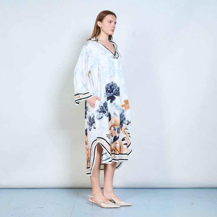 BZNA mit Seide Langärmliges Midikleid mit Blumen Animalia Print und V Ausschnitt  oneSize