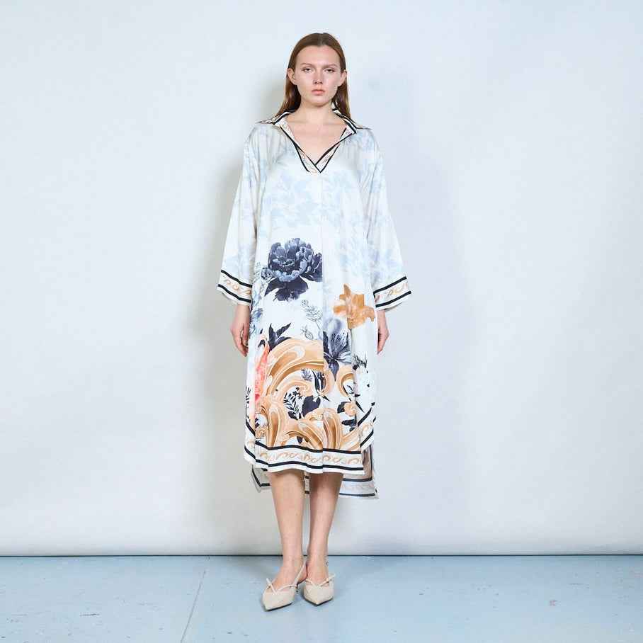 BZNA mit Seide Langärmliges Midikleid mit Blumen Animalia Print und V Ausschnitt  oneSize