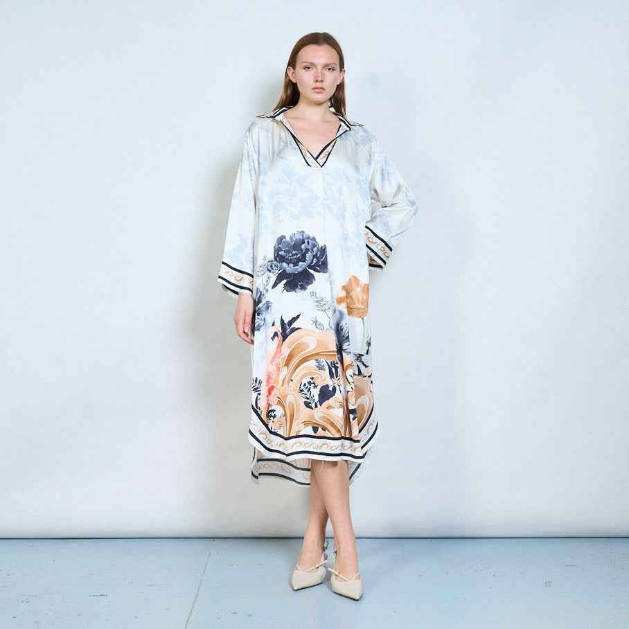 BZNA mit Seide Langärmliges Midikleid mit Blumen Animalia Print und V Ausschnitt  oneSize