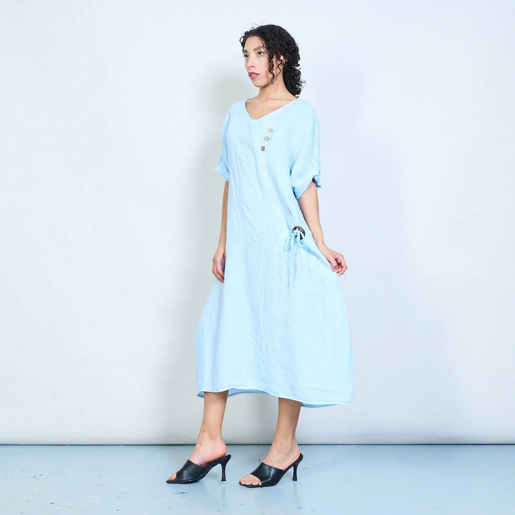 BZNA Sommerliches Leinen Midikleid mit seitlicher Schnürung und Knopfdetail oneSize: 34-42 - B Z N A