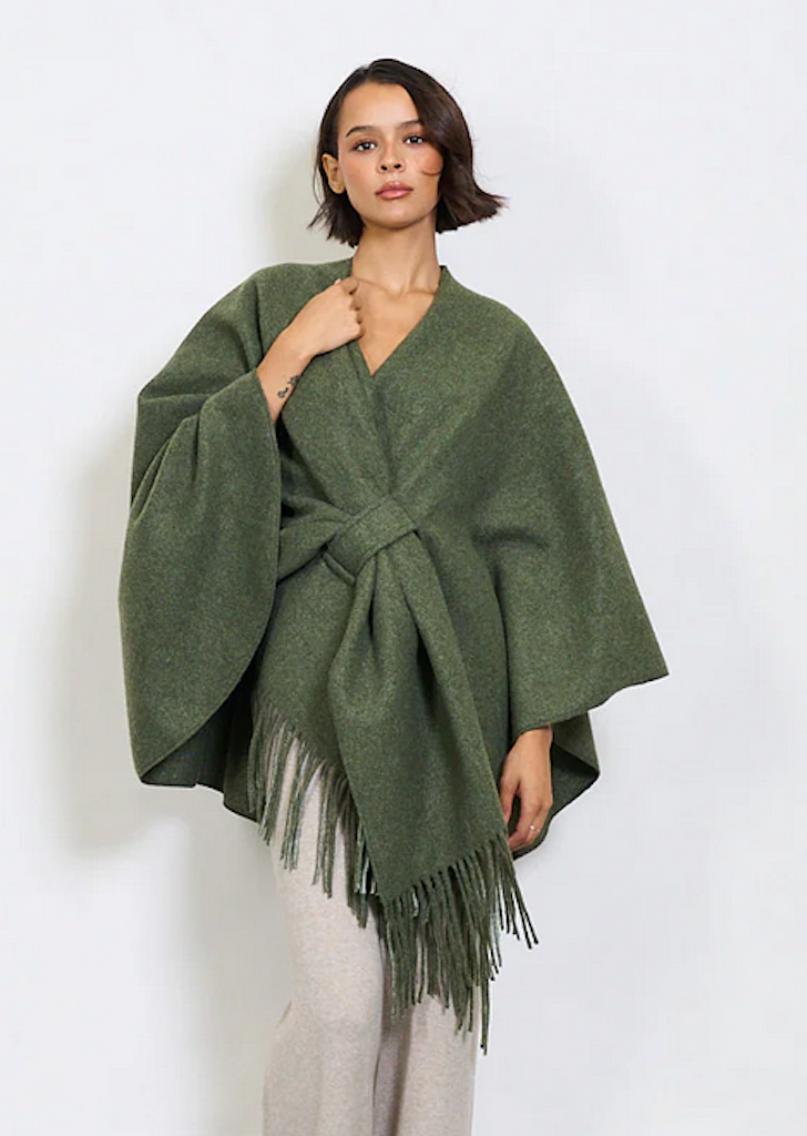 BZNA Strickponcho in Grün - Wolltuch mit Fransen - Poncho MADE IN ITALY