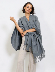 BZNA Strickponcho in Grau - Wolltuch mit Fransen - Poncho MADE IN ITALY