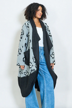 Lade das Bild in den Galerie-Viewer, BZNA Oversize Open Front Strickmantel Wollmantel Grau Leo mehrfarbig  -  MADE IN ITALY
