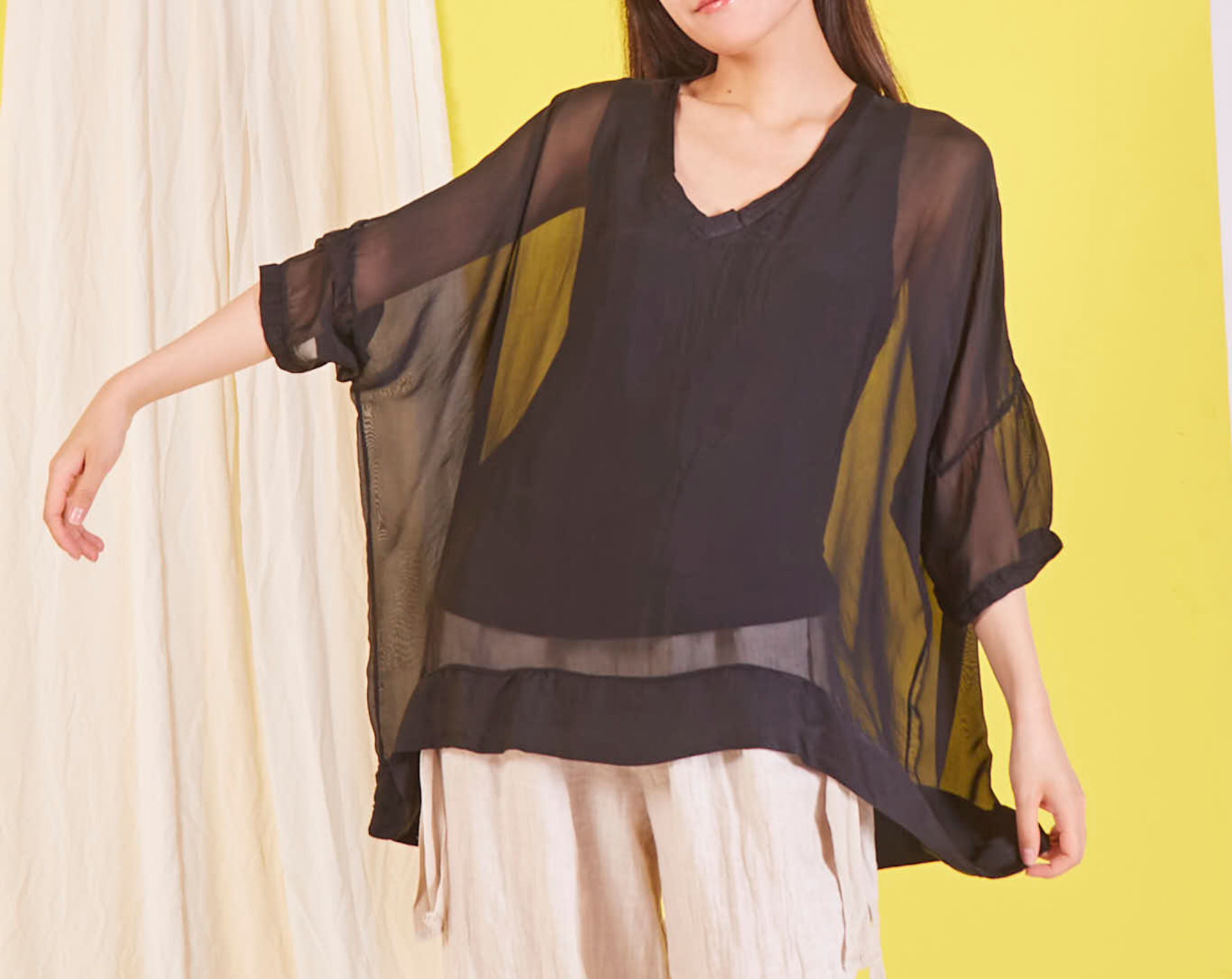 BZNA Seidenbluse Schwarz Tunika Seidentunika mit V -Ausschnitt Seidenchiffonbluse Fledermaus Ärmel oneSize - B Z N A