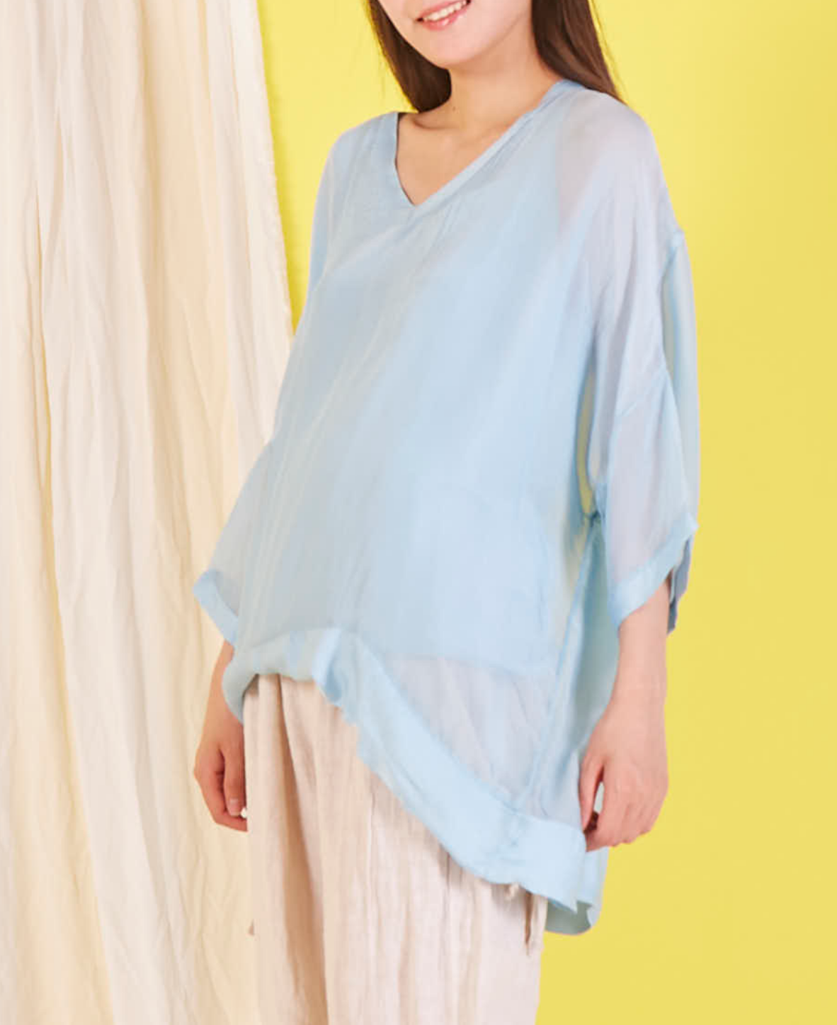 BZNA Seidenbluse Hellblau Tunika Seidentunika mit V -Ausschnitt Seidenchiffonbluse Fledermaus Ärmel oneSize - B Z N A