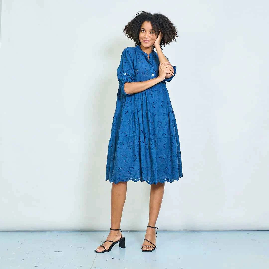 BZNA Abgestufte Broderie Anglaise Tunika Kleid mit Knopfausschnitt  oneSize