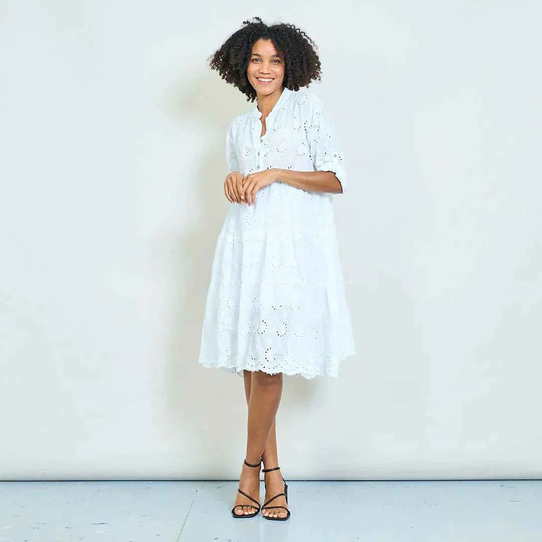 BZNA Abgestufte Broderie Anglaise Tunika Kleid mit Knopfausschnitt  oneSize