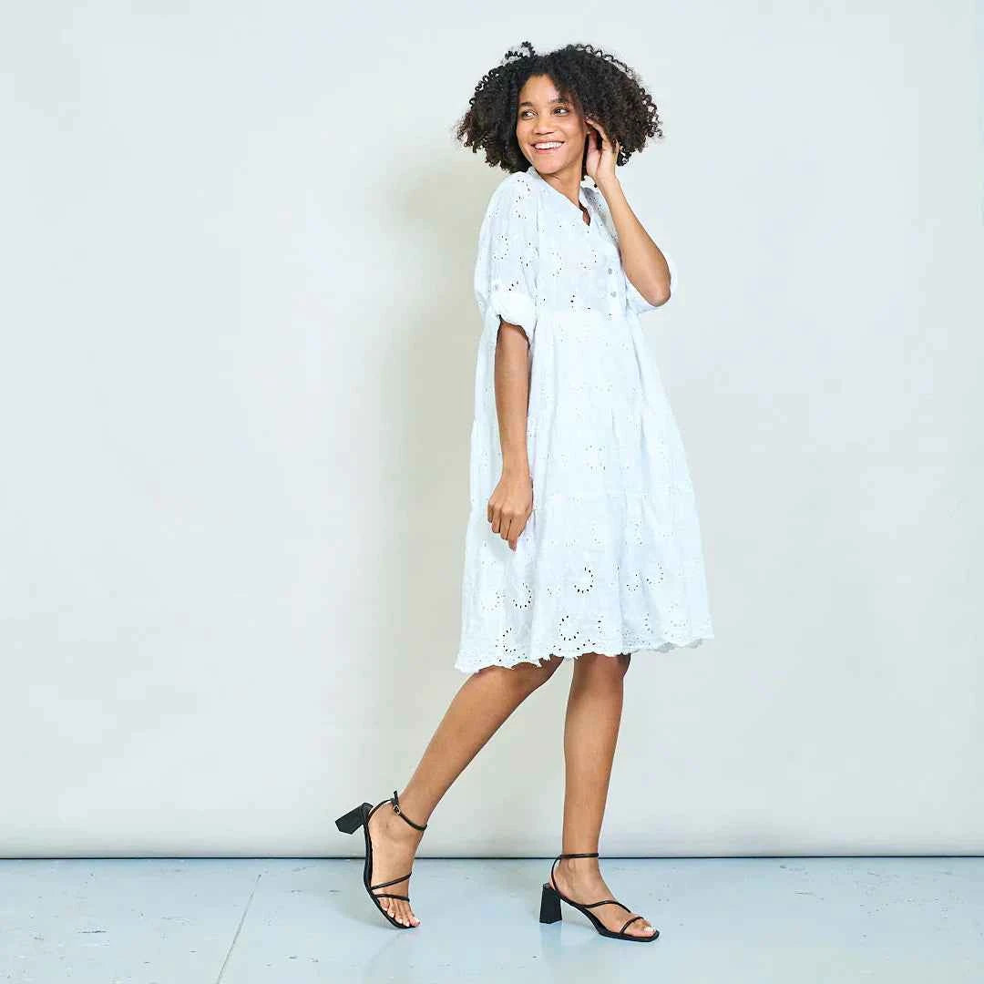 BZNA Abgestufte Broderie Anglaise Tunika Kleid mit Knopfausschnitt  oneSize