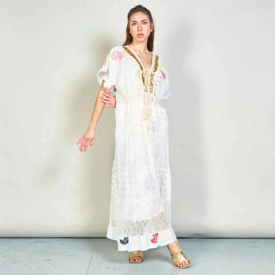 BZNA Sommer Strandkleid Weiß Sticked Boho Spitze Maxikleid mit Quasten oneSize