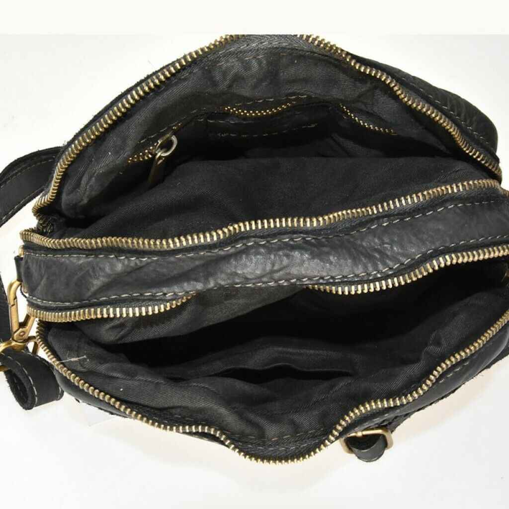 BZNA Bag Lucy Schwarz Italy Designer Clutch Braided Ledertasche Umhängetasche
