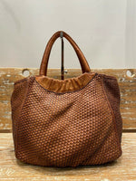 Load image into Gallery viewer, BZNA Bag Madita Cognac Italy Designer Damen Handtasche Schultertasche Tasche - B Z N A
