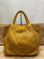 Load image into Gallery viewer, BZNA Bag Madita Gelb Italy Designer Damen Handtasche Schultertasche Tasche - B Z N A
