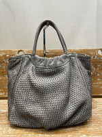 Load image into Gallery viewer, BZNA Bag Madita Grau Italy Designer Damen Handtasche Schultertasche Tasche - B Z N A
