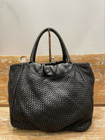 Load image into Gallery viewer, BZNA Bag Madita Schwarz Italy Designer Damen Handtasche Schultertasche Tasche - B Z N A
