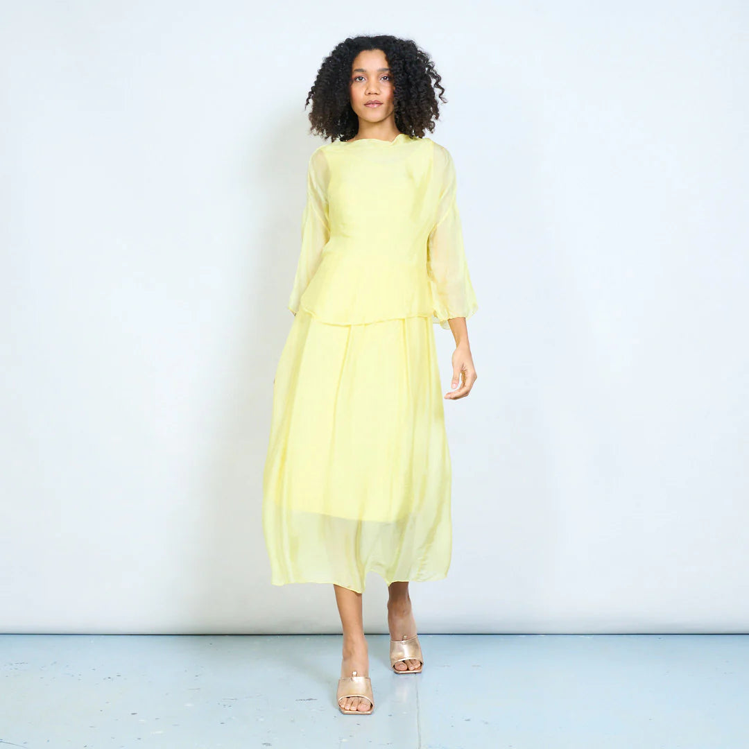 BZNA Kleid  Seidenkleid  Midikleid mit drapiertem Wasserfallausschnitt und fließendem gerafftem Rock oneSize - B Z N A