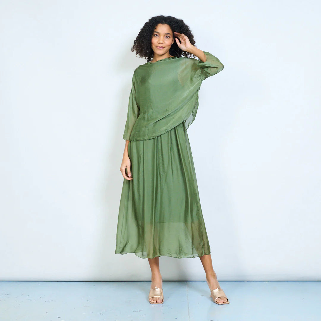 BZNA Kleid  Seidenkleid  Midikleid mit drapiertem Wasserfallausschnitt und fließendem gerafftem Rock oneSize - B Z N A