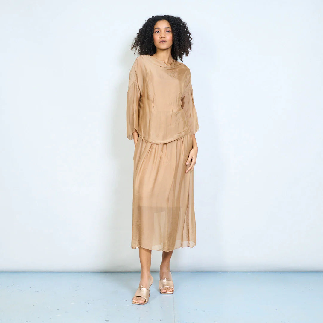 BZNA Kleid  Seidenkleid  Midikleid mit drapiertem Wasserfallausschnitt und fließendem gerafftem Rock oneSize - B Z N A