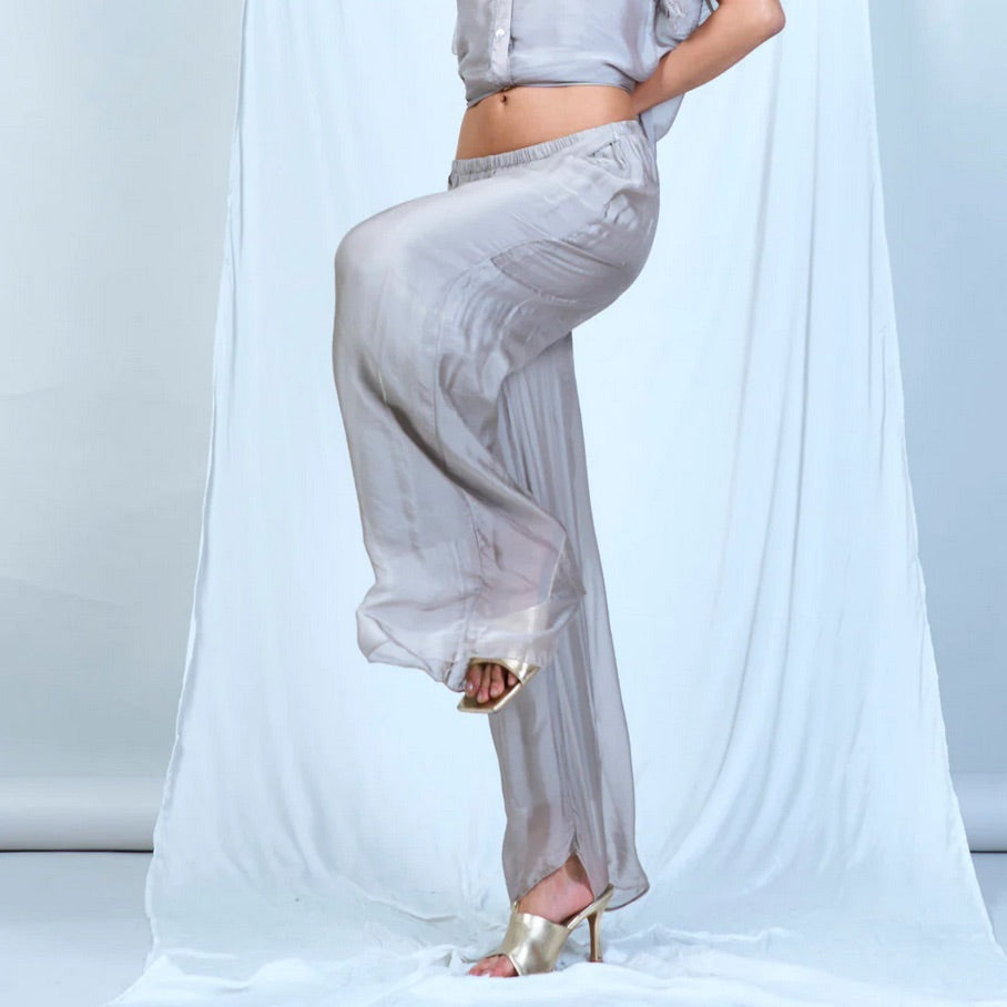 BZNA Hose mit Seide Fließende elastische Taille Chiffon Seidenhose Onesize - B Z N A