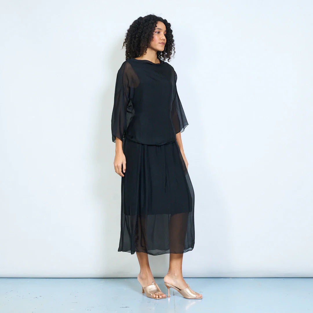 BZNA Kleid  Seidenkleid  Midikleid mit drapiertem Wasserfallausschnitt und fließendem gerafftem Rock oneSize - B Z N A