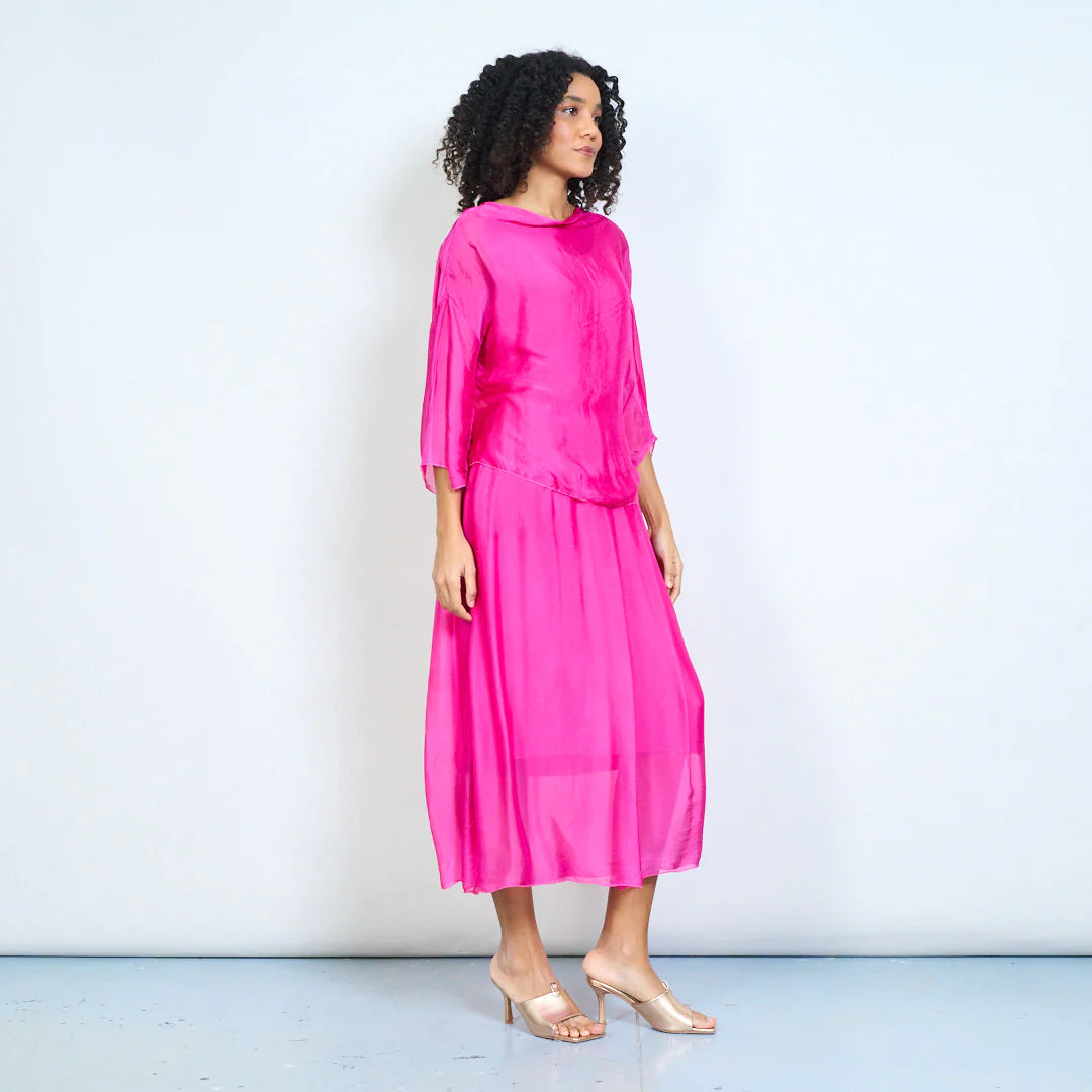 BZNA Kleid  Seidenkleid  Midikleid mit drapiertem Wasserfallausschnitt und fließendem gerafftem Rock oneSize - B Z N A