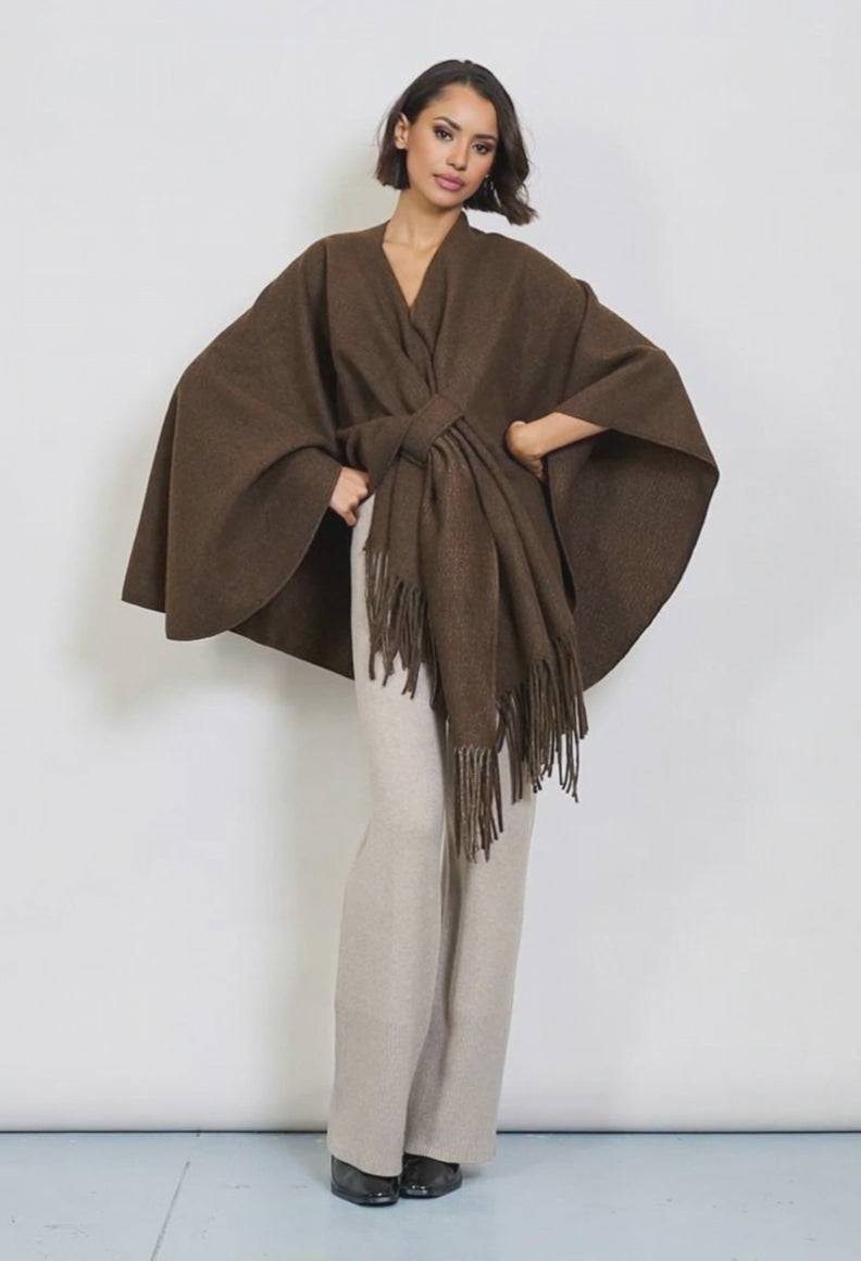 BZNA Strickponcho in Beige - Wolltuch mit Fransen - Poncho MADE IN ITALY